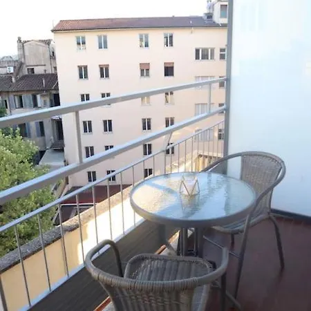 Santa Maria Novella - Golden Lily Florence, City Center Apartment Buitenkant foto