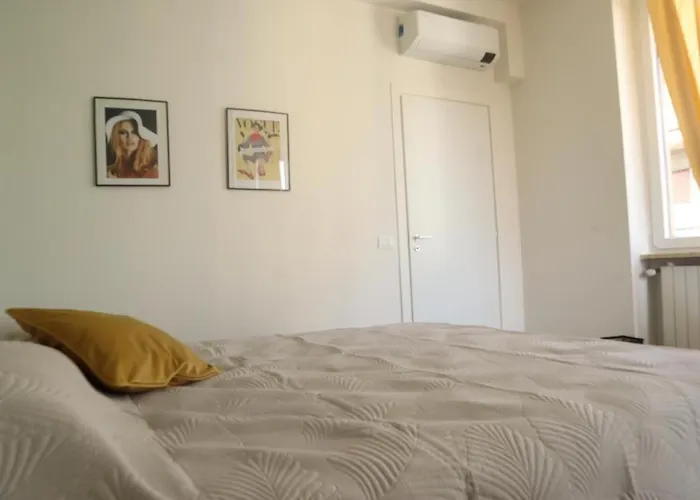 Santa Maria Novella - Golden Lily Florence, City Center Apartment